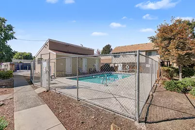1800 Crater Lake Avenue #29, Medford, OR 97504 - Photo 24