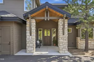 57624 Red Alder Ln, Bend, OR 97707 - Photo 2