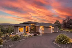 883 Highland View Loop, Redmond, OR 97756 - Photo 2