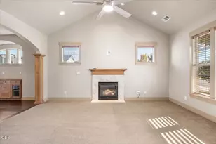 510 Stone Pointe Dr, Central Point, OR 97502 - Photo 8