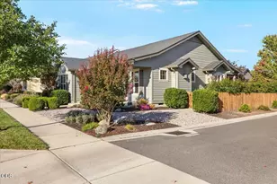 510 Stone Pointe Dr, Central Point, OR 97502 - Photo 4