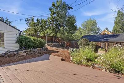 504 NE Dekalb Avenue, Bend, OR 97701 - Photo 30