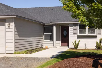 2721 NE 6th Drive, Redmond, OR 97756 - Photo 8