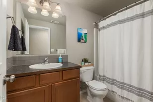 2721 NE 6th Dr, Redmond, OR 97756 - Photo 14