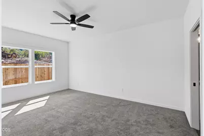 777 Kendall Drive, Grants Pass, OR 97527 - Photo 8