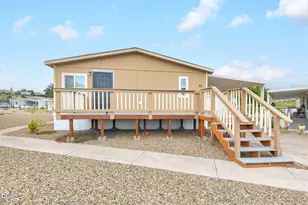 4729 S Pacific Hwy, Phoenix, OR 97535 - Photo 1