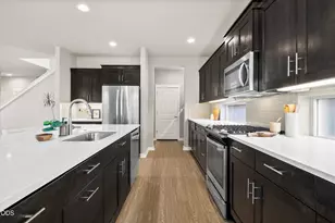 20991 NE Legend Pl, Bend, OR 97701 - Photo 12