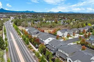 20991 NE Legend Pl, Bend, OR 97701 - Photo 58