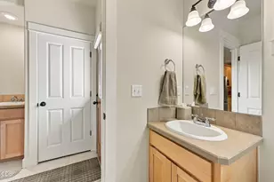 671 W Jefferson Ave, Sisters, OR 97759 - Photo 26