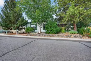 63741 Cascade Village Dr, Bend, OR 97701 - Photo 2