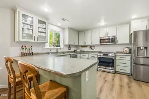 2161 Jeffrey Ln, Klamath Falls, OR 97603 - Photo 10