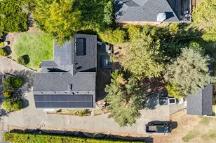 757 NE Tokay, Grants Pass, OR 97526 - Photo 8