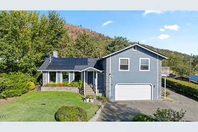 757 NE Tokay, Grants Pass, OR 97526 - Photo 2