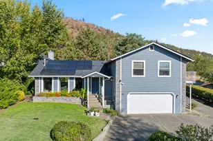 757 NE Tokay, Grants Pass, OR 97526 - Photo 2