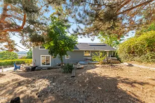 757 NE Tokay, Grants Pass, OR 97526 - Photo 40