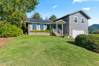757 NE Tokay, Grants Pass, OR 97526 - Photo 4