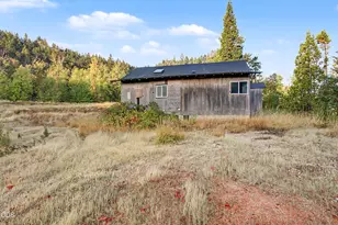 300 Shanks Creek Rd, Wolf Creek, OR 97497 - Photo 4