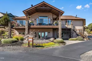 10535 Bitterbrush Ct, Redmond, OR 97756 - Photo 1