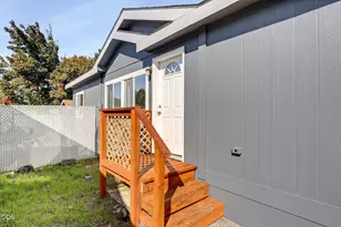 667 Brandi Way, Eagle Point, OR 97524 - Photo 8