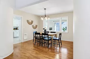 2418 Hillcrest Rd, Medford, OR 97504 - Photo 10