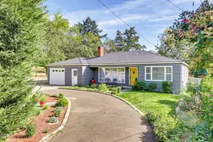 2418 Hillcrest Rd, Medford, OR 97504 - Photo 1