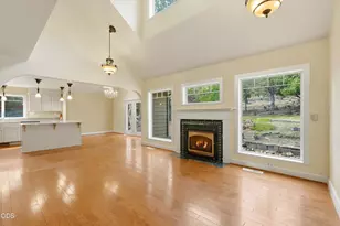 2879 NW Fairway Heights Dr, Bend, OR 97703 - Photo 4