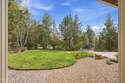 2879 NW Fairway Heights Drive, Bend, OR 97703 - Photo 30