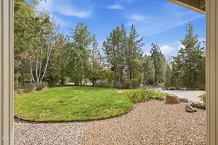 2879 NW Fairway Heights Dr, Bend, OR 97703 - Photo 30