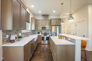 61591 Aaron Way, Bend, OR 97702 - Photo 6