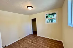 463 SW I St, Grants Pass, OR 97526 - Photo 10