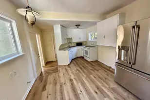 463 SW I St, Grants Pass, OR 97526 - Photo 8