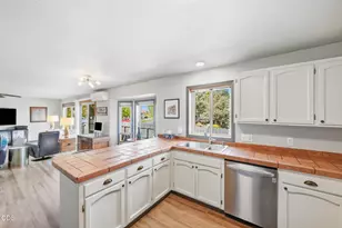 951 NE Lena Pl, Bend, OR 97701 - Photo 10