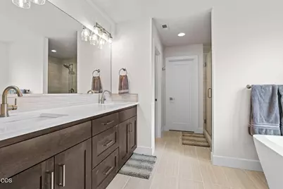 63212 NW Red Butte Court, Bend, OR 97703 - Photo 18