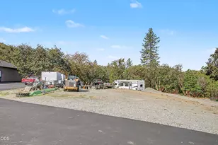 4873 Old Stage Rd, Central Point, OR 97502 - Photo 38