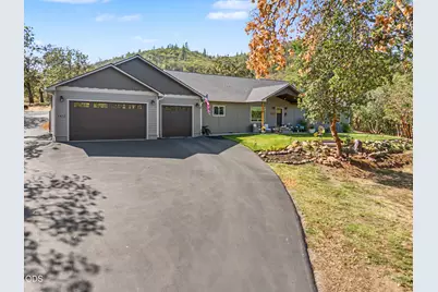 4873 Old Stage Road, Central Point, OR 97502 - Photo 2