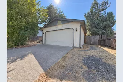 181 Southridge Way, Grants Pass, OR 97527 - Photo 2