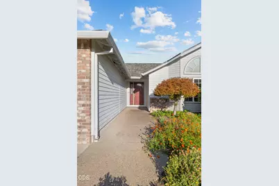 1443 Yellowstone Avenue, Medford, OR 97504 - Photo 4