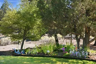 61000 Jennings Rd, Bend, OR 97702 - Photo 48