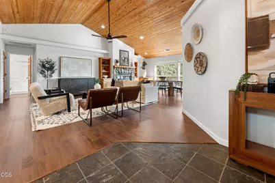 1144 Colonial Drive, Grants Pass, OR 97526 - Photo 4