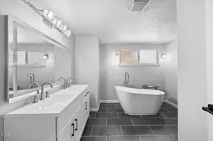 2440 Wren Ridge Dr, Eagle Point, OR 97524 - Photo 16