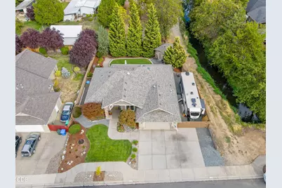 523 SE Jaylen Drive, Grants Pass, OR 97527 - Photo 2