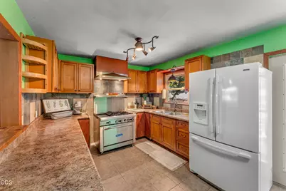 455 NE 11th Street, Grants Pass, OR 97526 - Photo 6