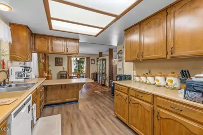 758 Summit Loop, Grants Pass, OR 97527 - Photo 10