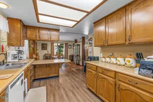 758 Summit Loop, Grants Pass, OR 97527 - Photo 10