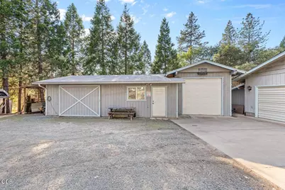 758 Summit Loop, Grants Pass, OR 97527 - Photo 26