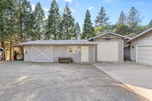 758 Summit Loop, Grants Pass, OR 97527 - Photo 26