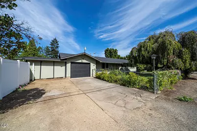2554 Stearns Way, Medford, OR 97501 - Photo 2