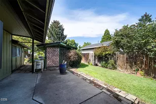 2554 Stearns Way, Medford, OR 97501 - Photo 24