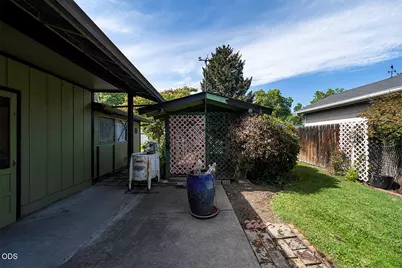 2554 Stearns Way, Medford, OR 97501 - Photo 28