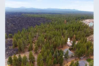 19202 Cherokee Road, Bend, OR 97702 - Photo 38